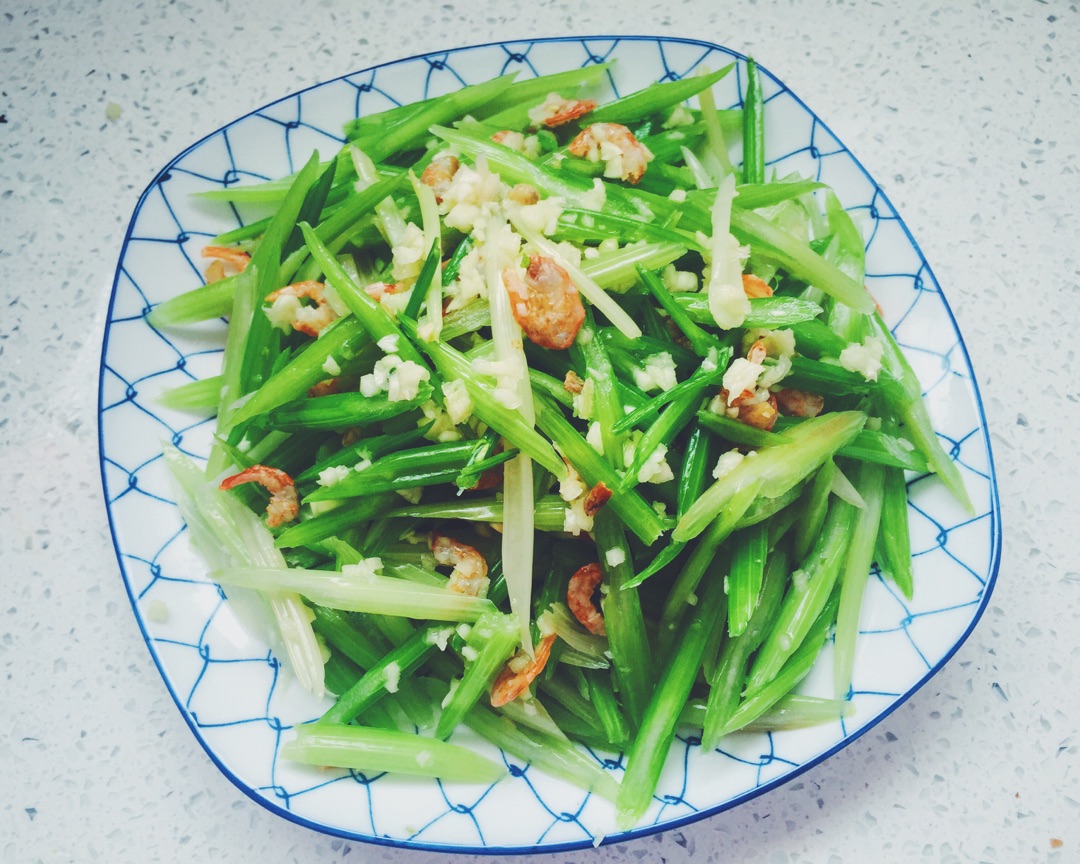 凉拌芹菜芯,凉拌芹菜芯的家常做法 - 美食杰凉拌芹菜芯做法大全