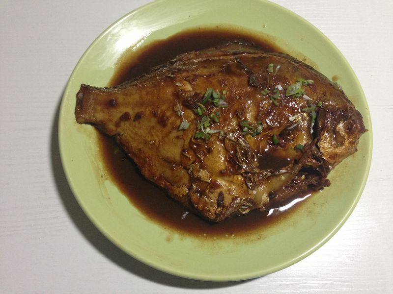 适量鱼头适量红烧鲳鱼适量酱豆腐适量甜面酱适量红烧酱油的大料三文鱼做的剁椒做法图片
