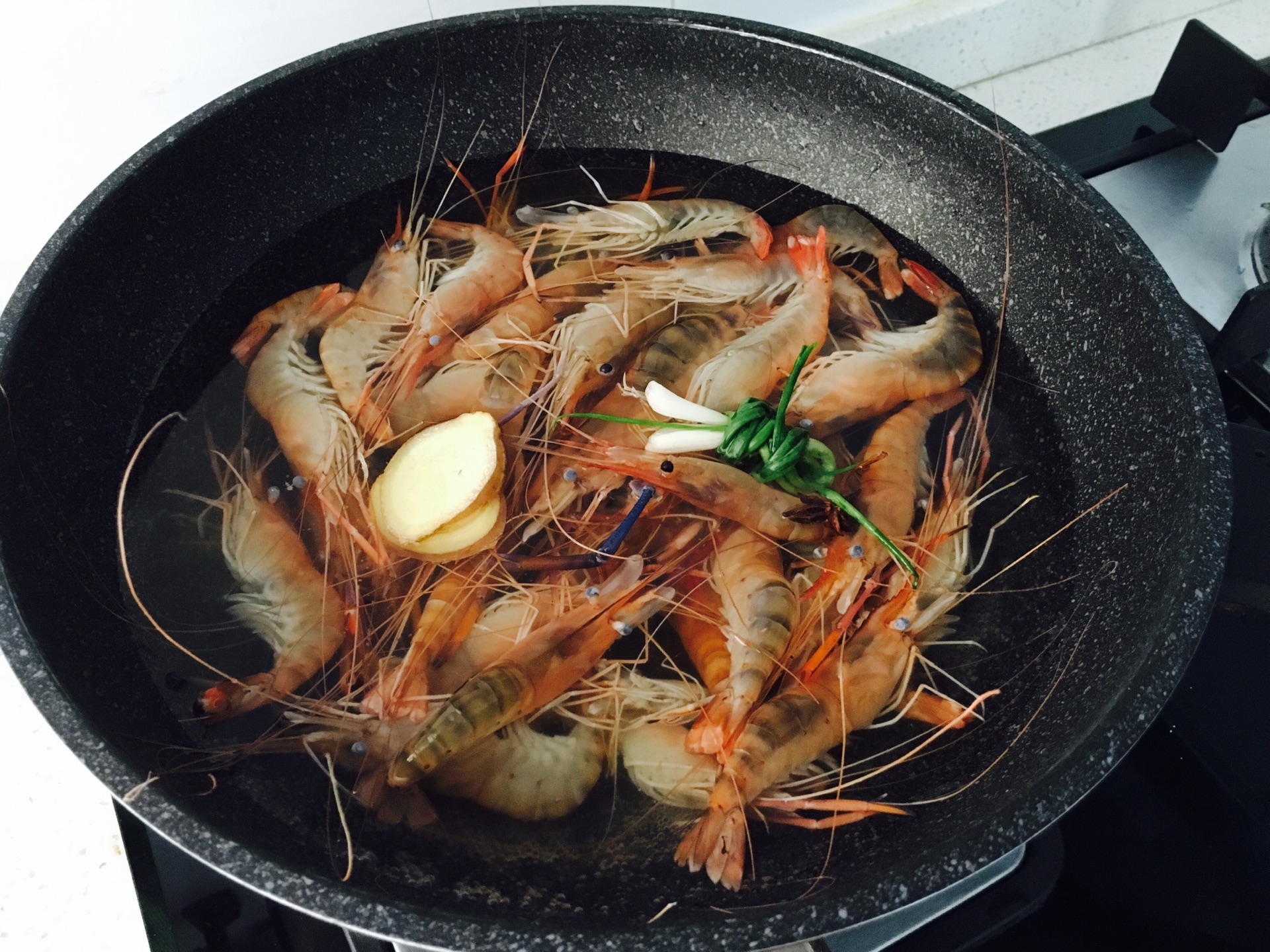 做大虾时，直接水煮就是大错，教你正确做法，虾肉鲜嫩入味真好吃 - 哔哩哔哩