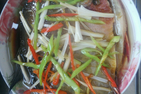 清蒸红鲳鱼的鲳鱼_【图解】清蒸红做法做绝味鸭脖黑鸭好吃吗图片