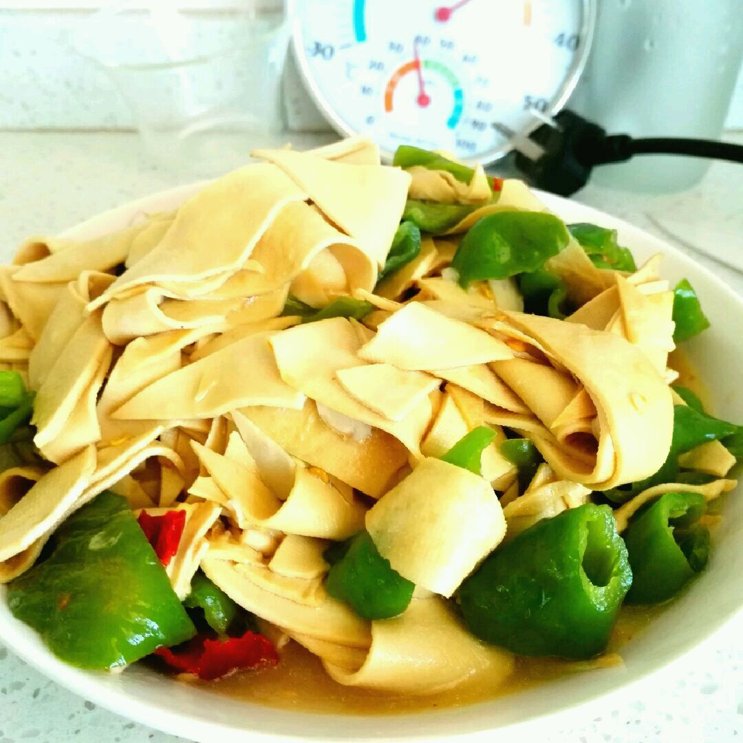 尖椒豆腐皮的做法