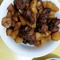 土豆炖鸡肉的做法图解1