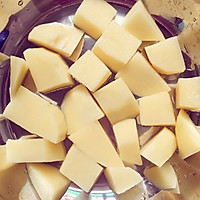 土豆蒸排骨的做法图解1