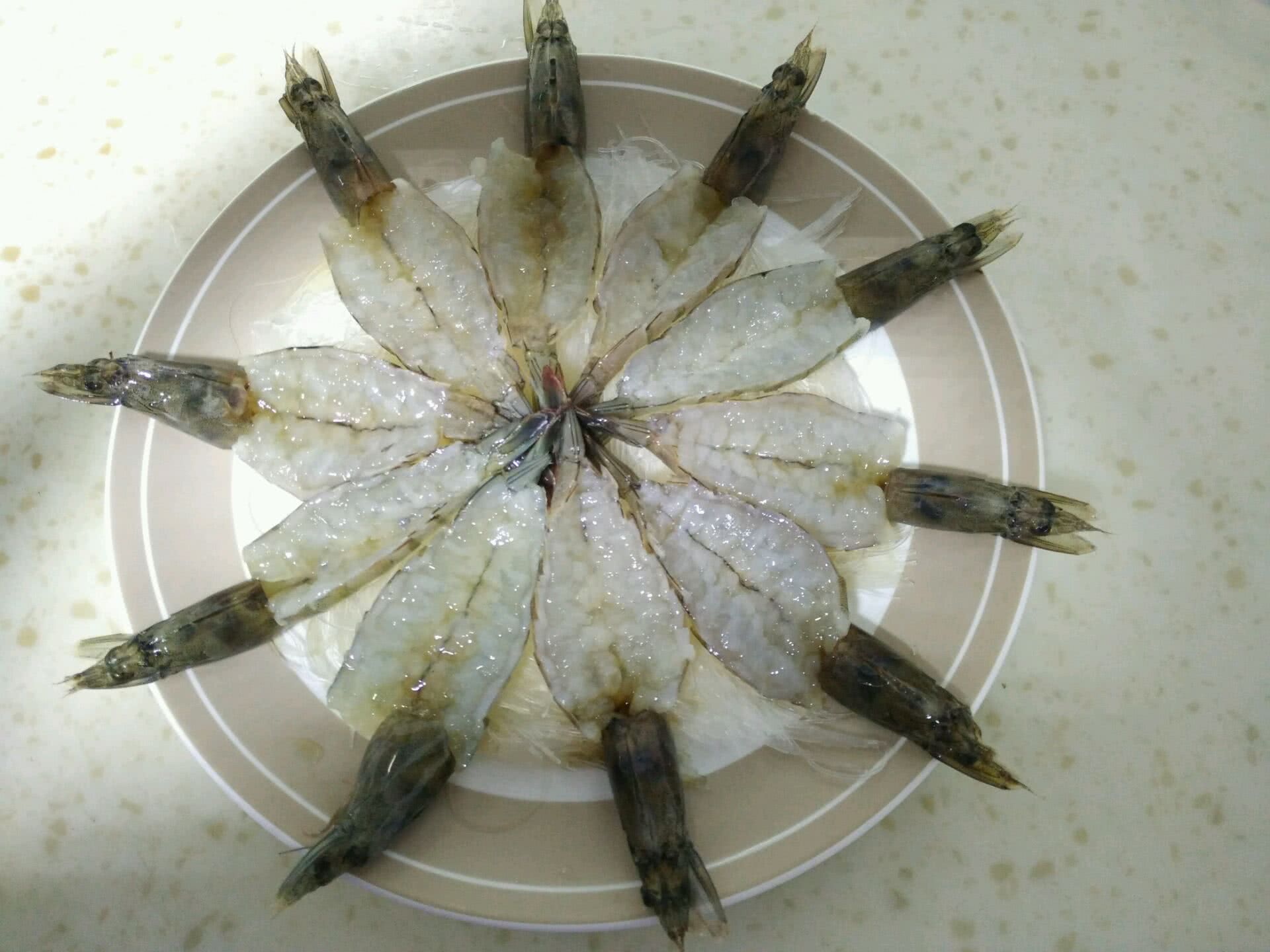 蒜蓉粉丝开背虾的做法图解3