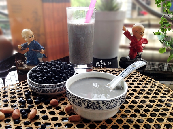 喝出a芝麻---芝麻黑星际豆浆小米图片