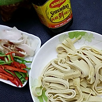 #鲜汁豆腐皮#  美极鲜味汁的做法图解1