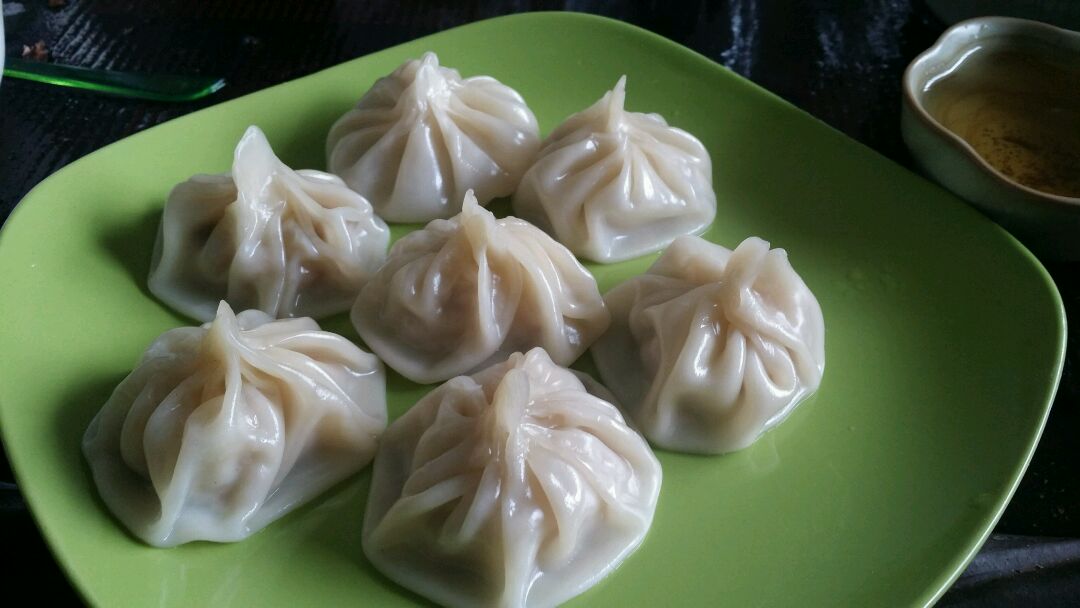 饺子皮g 猪皮冻100g 清水100ml 香菇3个 食盐2勺 灌汤小笼包的做法