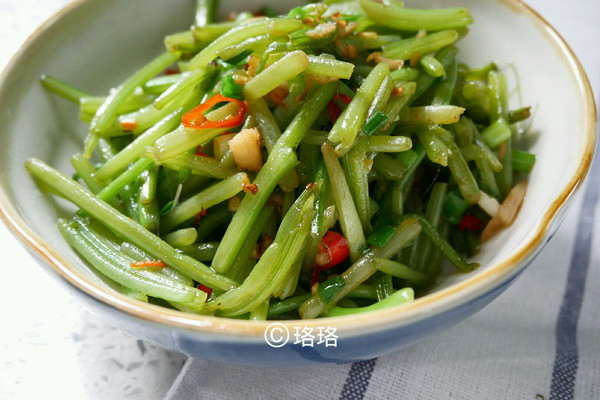 家常快手菜–清炒红薯梗的做法_【图解】家常