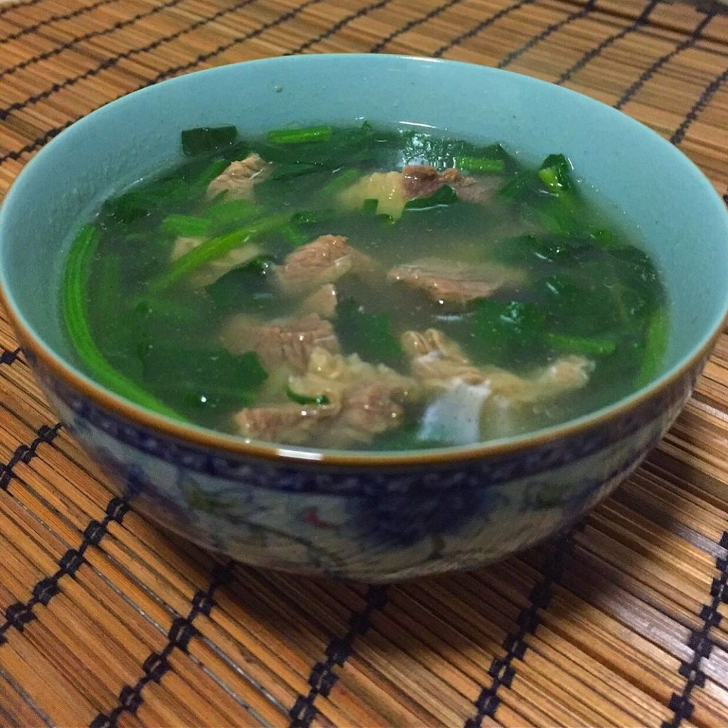 ţ
