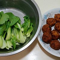 溜豆腐丸子#均衡年夜饭#的做法图解1