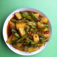 四季豆烧土豆的做法图解1