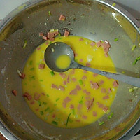 火腿鸡蛋饼的做法图解1