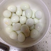 鹌鹑蛋烧肉的做法图解1
