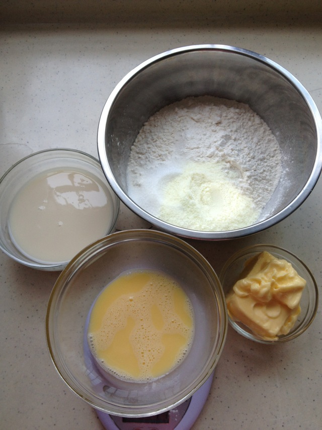 椰蓉花形面包的做法步骤