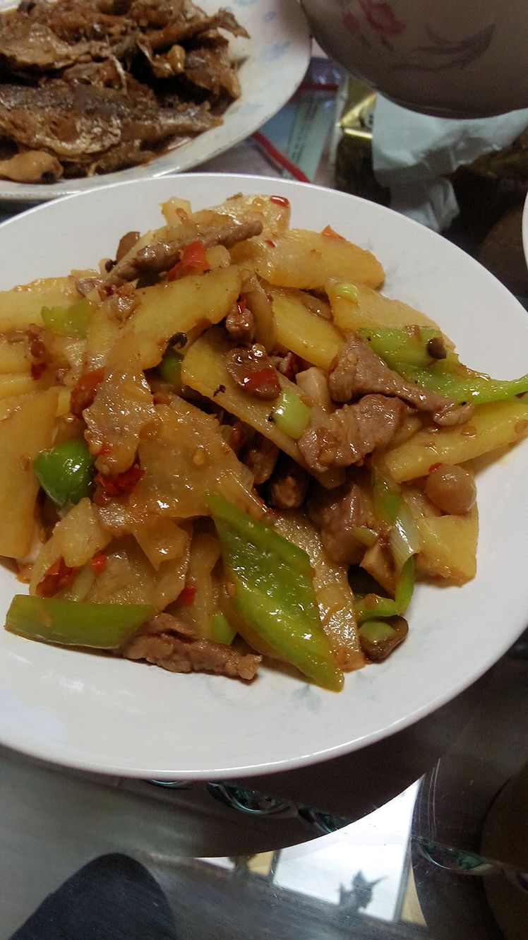 土豆片炒肉