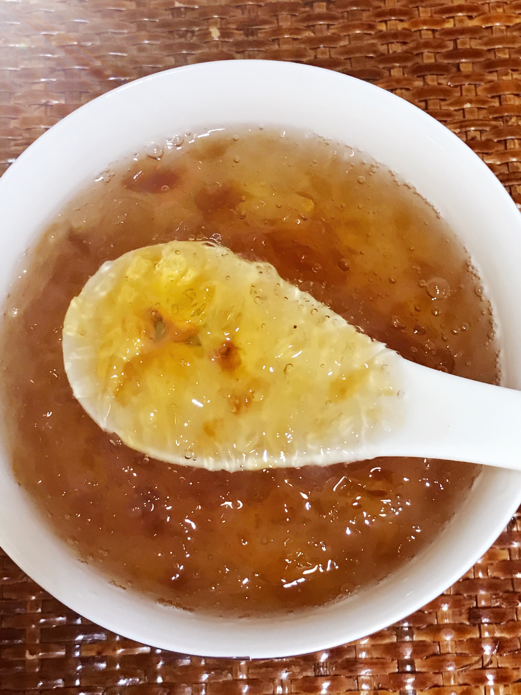 桃胶燕窝的做法