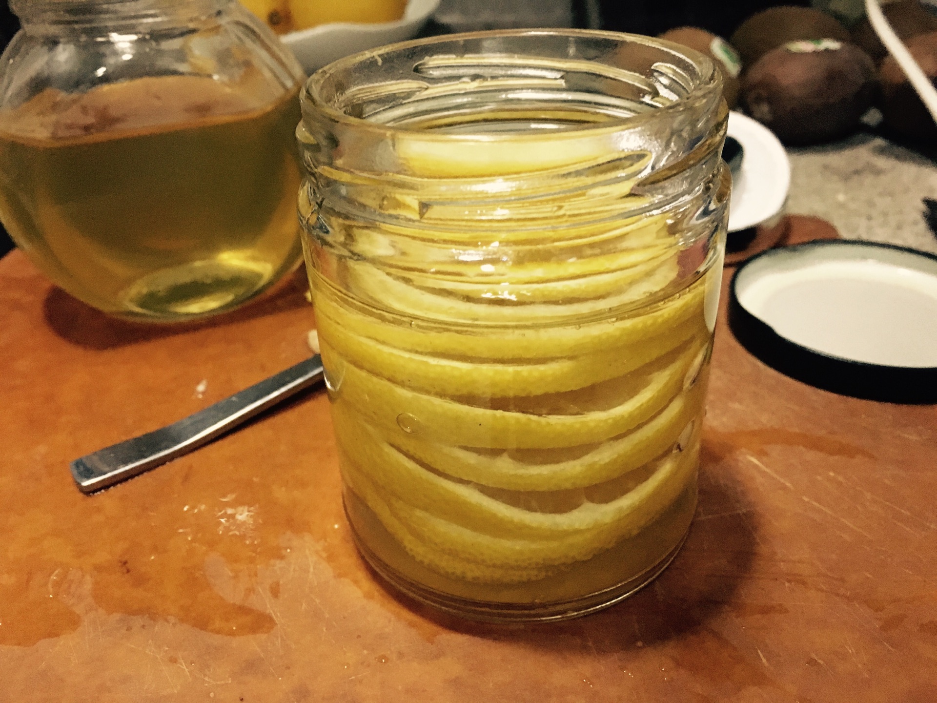 如何制作一罐口感上佳的蜂蜜腌柠檬？ - 知乎