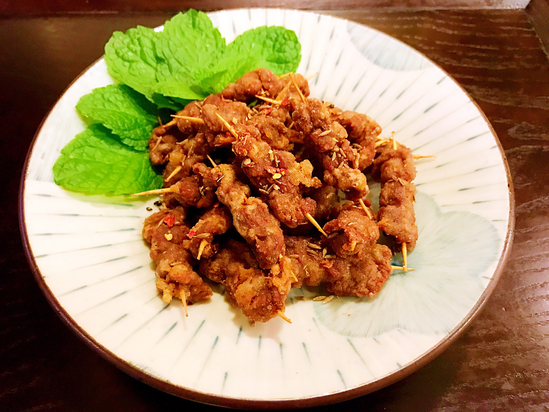 自制麻辣酥香牙签肉,自制麻辣酥香牙签肉的家常做法 - 美食杰自制麻辣酥香牙签肉做法大全