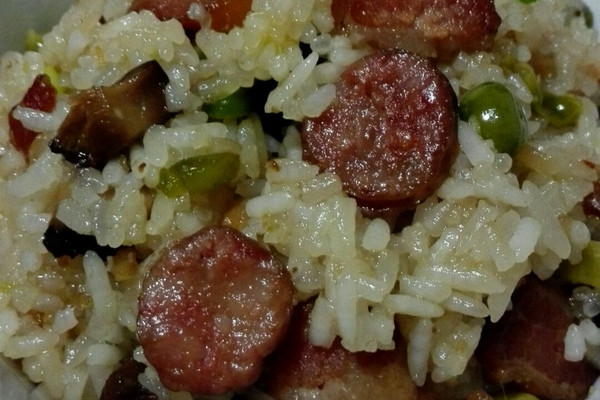 广式腊味糯米饭