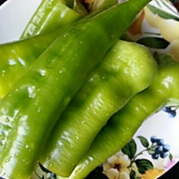 油焖尖椒的做法图解1