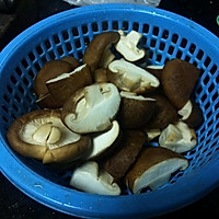 香菇炒猪肉条的做法图解1