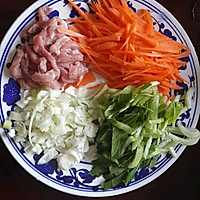 榨菜肉丝汤的做法图解1