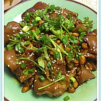 黄豆烧猪蹄的做法...<a href=