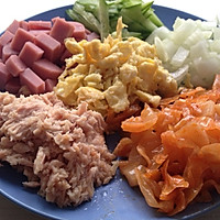 【宿舍】韩式泡菜金枪鱼炒饭的做法图解1