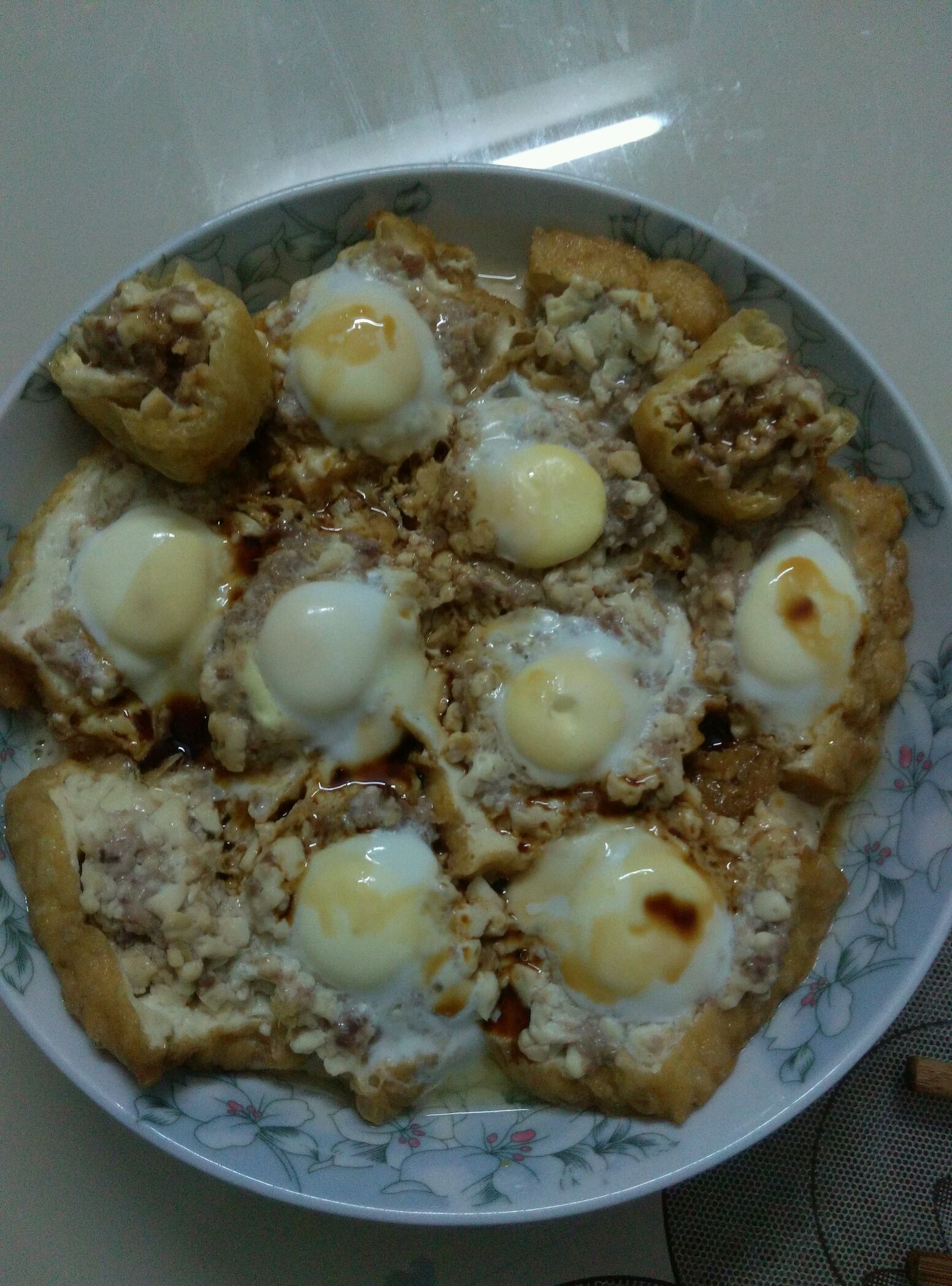 鹌鹑蛋酿豆腐