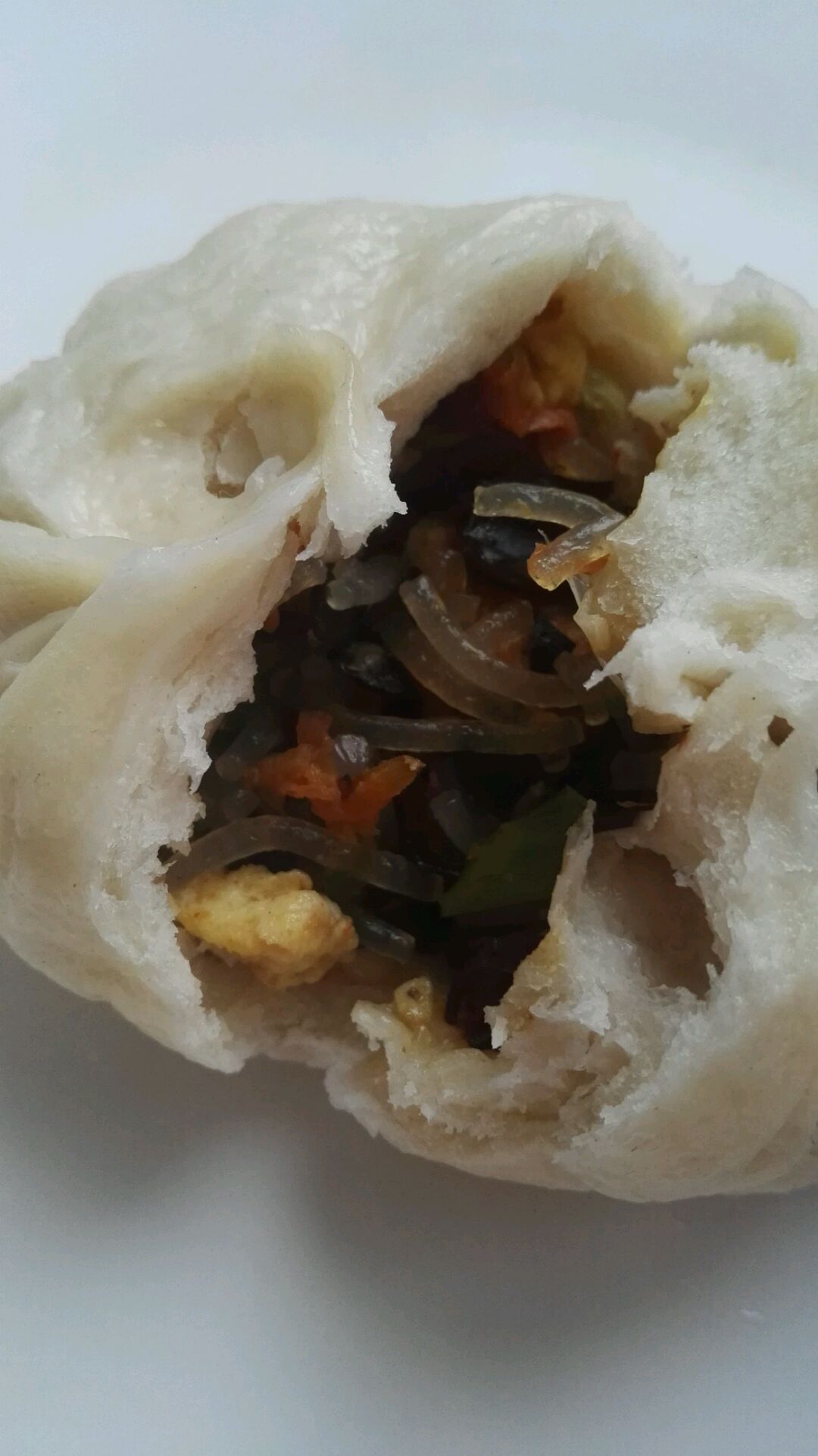 素包子(红萝卜,木耳,粉条,鸡蛋馅)