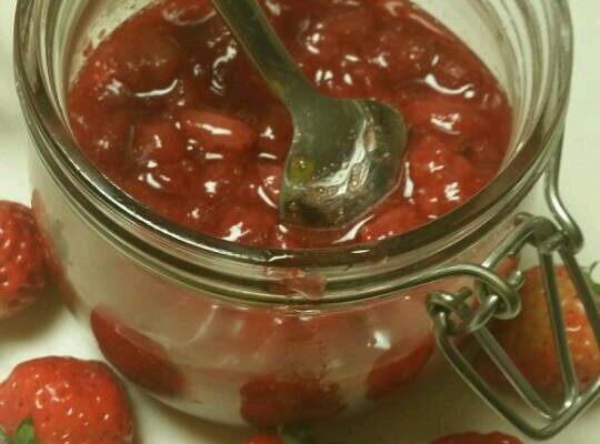 自制新鲜草莓果酱 给宝宝吃健康无添加的做法