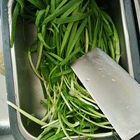 韭菜鸡蛋虾仁水饺的做法图解1
