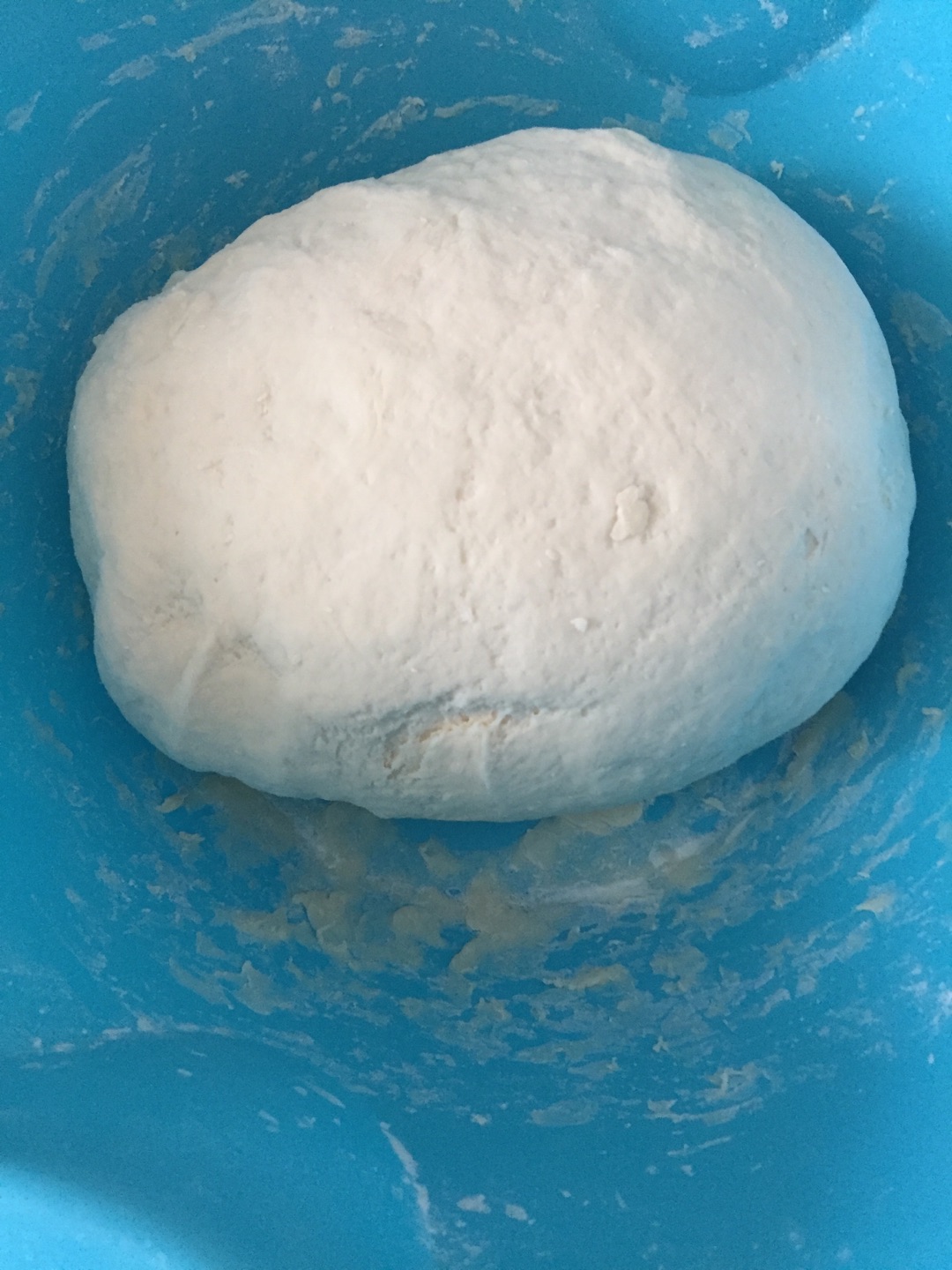 面粉适量,用温水化开发酵粉,然后和面,表面光滑就可以醒面了,时间因