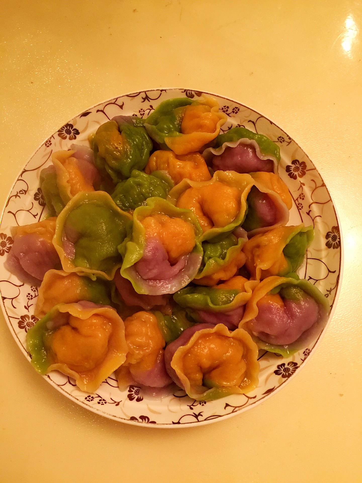 彩色饺子怎么做_彩色饺子的做法_圆圆开心厨房_豆果美食