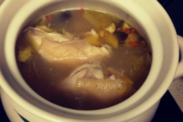 山药香菇炖鸡汤的做法_【图解】山药香菇炖鸡汤怎么做如何做好吃_山药香菇炖鸡汤家常做法大全_breezeblue_豆果美食