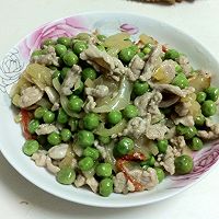 青豆炒肉的做法图解2