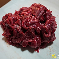 芹菜炒牛肉的做法图解1
