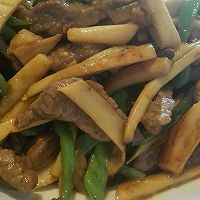 杏鲍菇炒牛肉的做法图解1