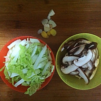 宝宝爱吃～香菇烩大白菜的做法图解1