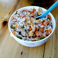 胡萝卜炒饭的做法图解1