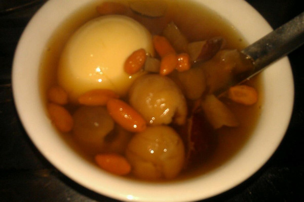 红枣鸡蛋糖水的图解做法