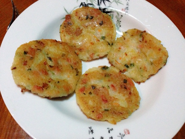 时间:10~30分钟 料 土豆 香肠 萝卜 洋葱 小葱 牛奶 糯米粉