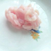 毛豆炒肉的做法图解2