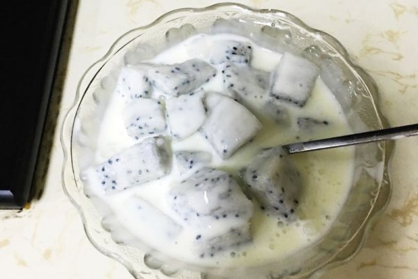 火龙果酸奶大果粒的做法_【图解】火龙果酸奶