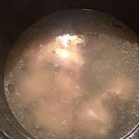 木耳排骨汤的做法图解1