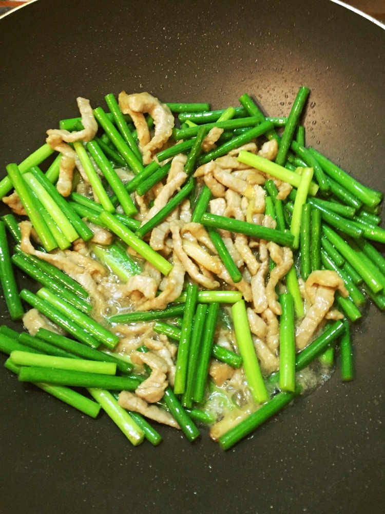 蒜苔炒肉丝