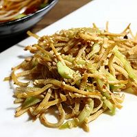秋黄瓜拌豆腐丝的做法图解1