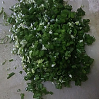 韭菜花蛋饼的做法图解1
