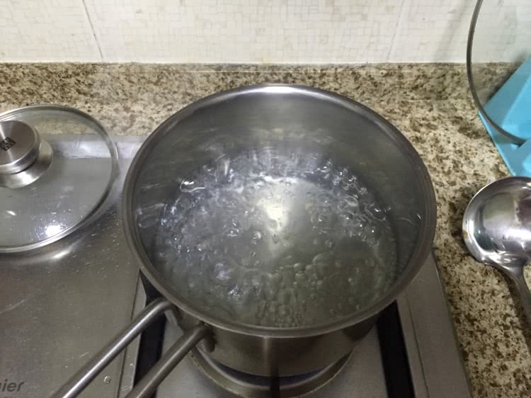 煮一锅水沸腾.