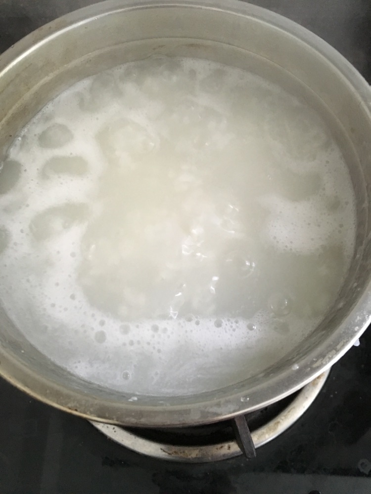 黑土猪杂鸡蛋粥